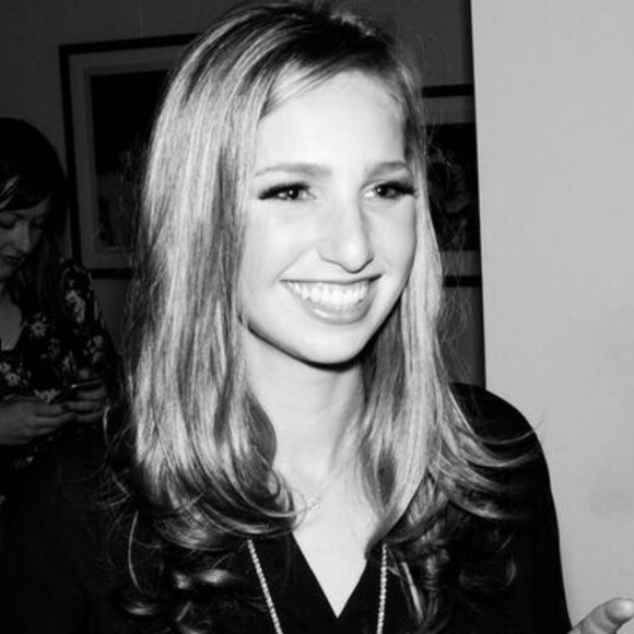 Meet your Posher, Ariel - Picture 1 of 1